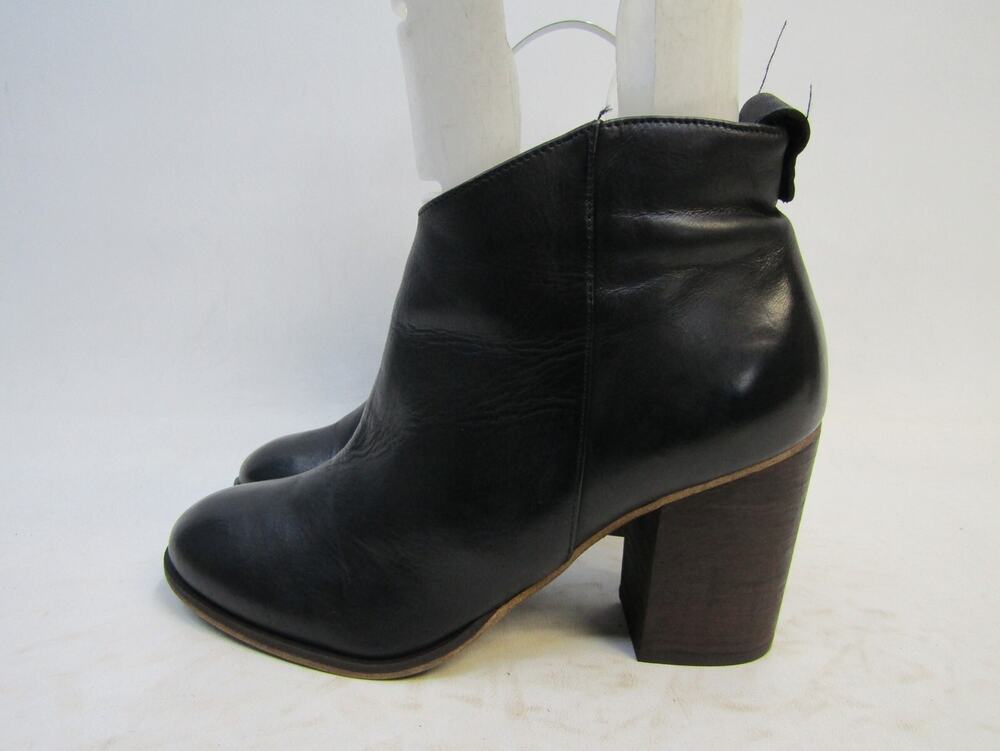 BP Womens Size 8 M Black Leather Zip Ankle Fashion Boots Bootie